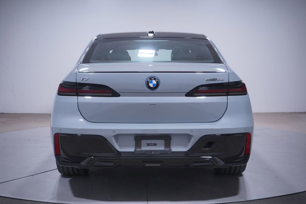 Used 2025 BMW i7 eDrive50 w/ M Sport Package image 5