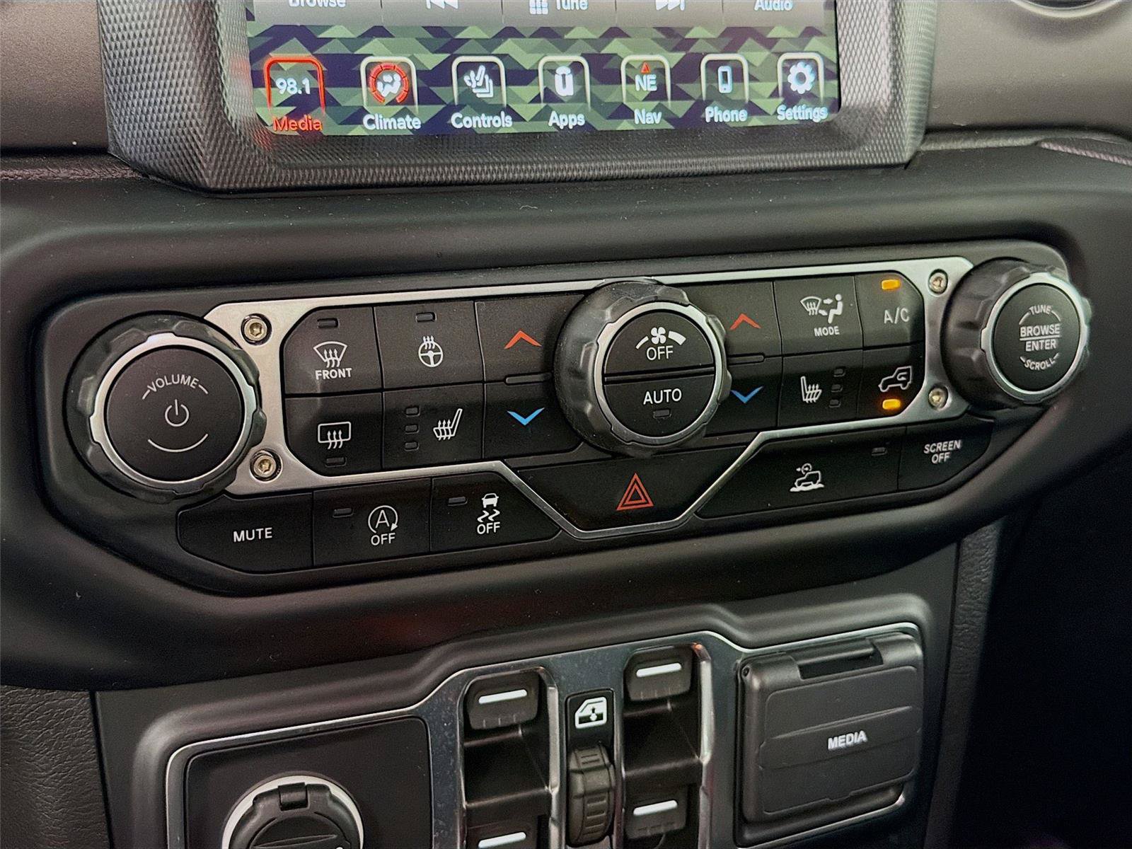Used 2023 Jeep Gladiator Sport AWD/4WD image 21