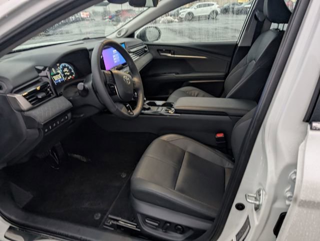 Used 2025 Toyota Camry XLE w/ Premium Plus Package image 14