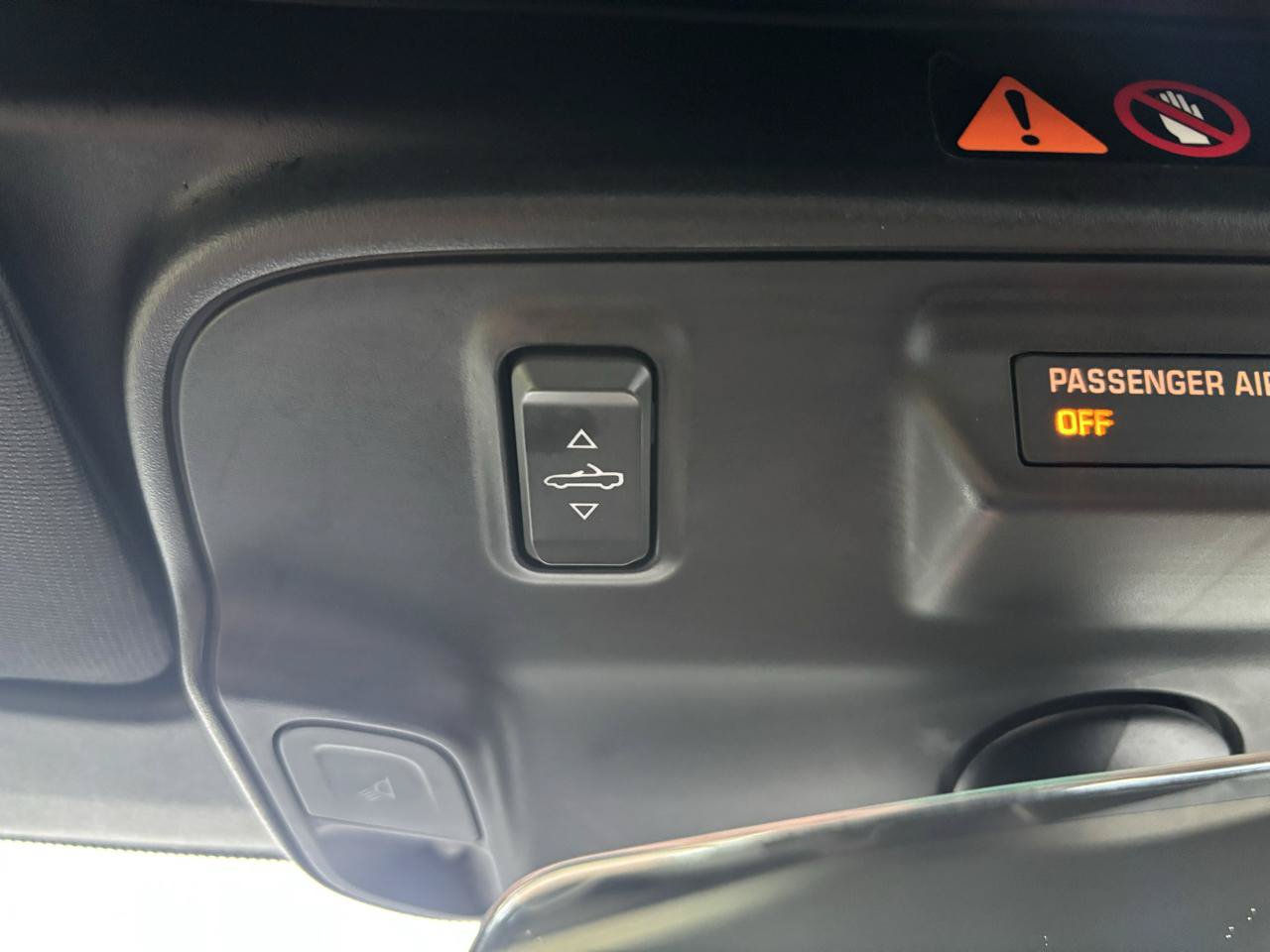 Used 2017 Chevrolet Camaro LT RWD image 40