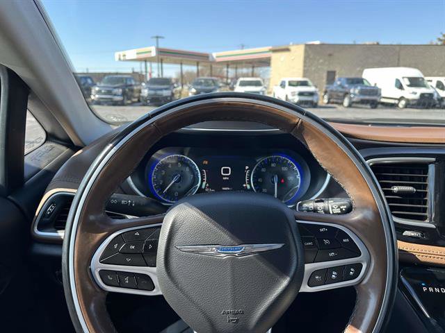 Used 2017 Chrysler Pacifica Limited image 18