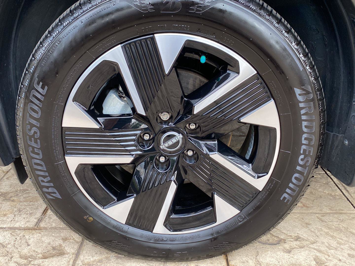 Certified 2025 Nissan Kicks SV AWD/4WD image 15
