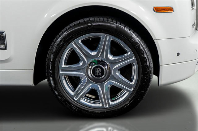 Used 2016 Rolls-Royce Phantom Sedan image 7