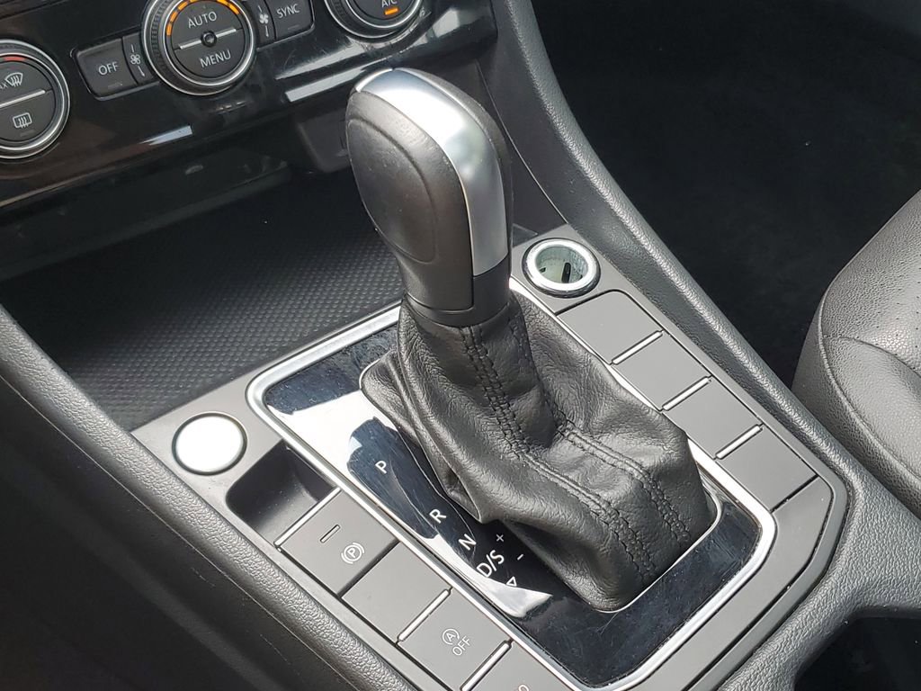 Used 2020 Volkswagen Jetta SE w/ SE Cold Weather Package image 30