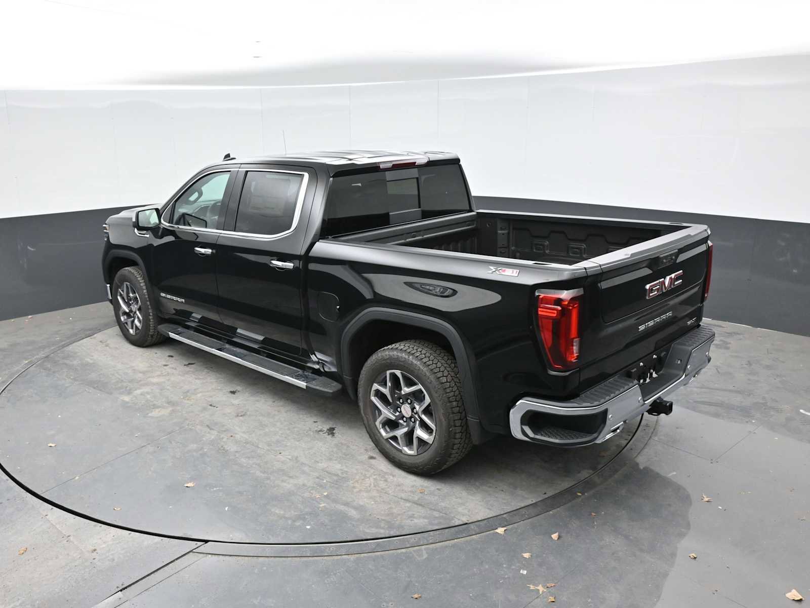 New 2026 GMC Sierra 1500 SLT w/ SLT Premium Package image 25