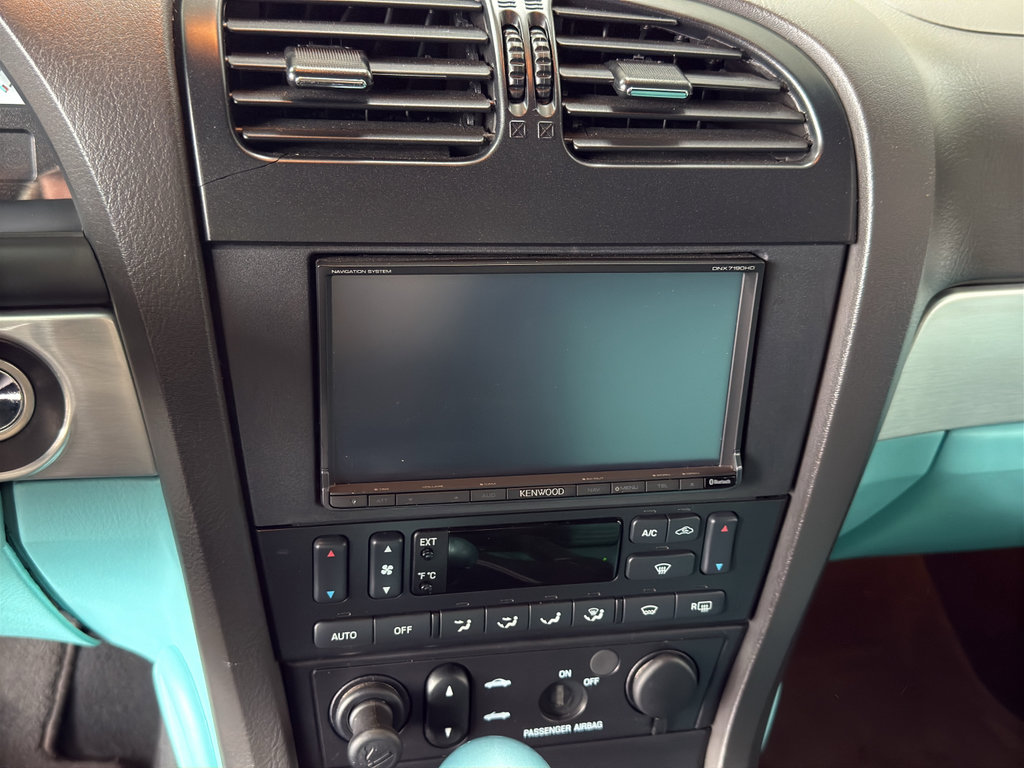 Used 2002 Ford Thunderbird image 16