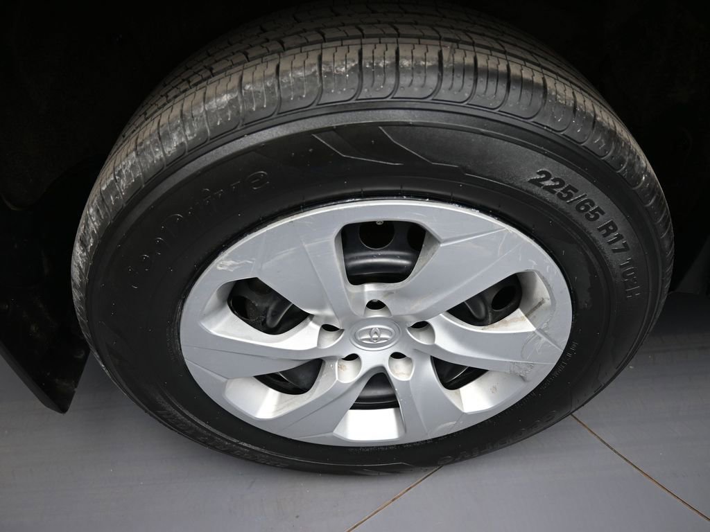 Certified 2022 Toyota RAV4 LE image 12