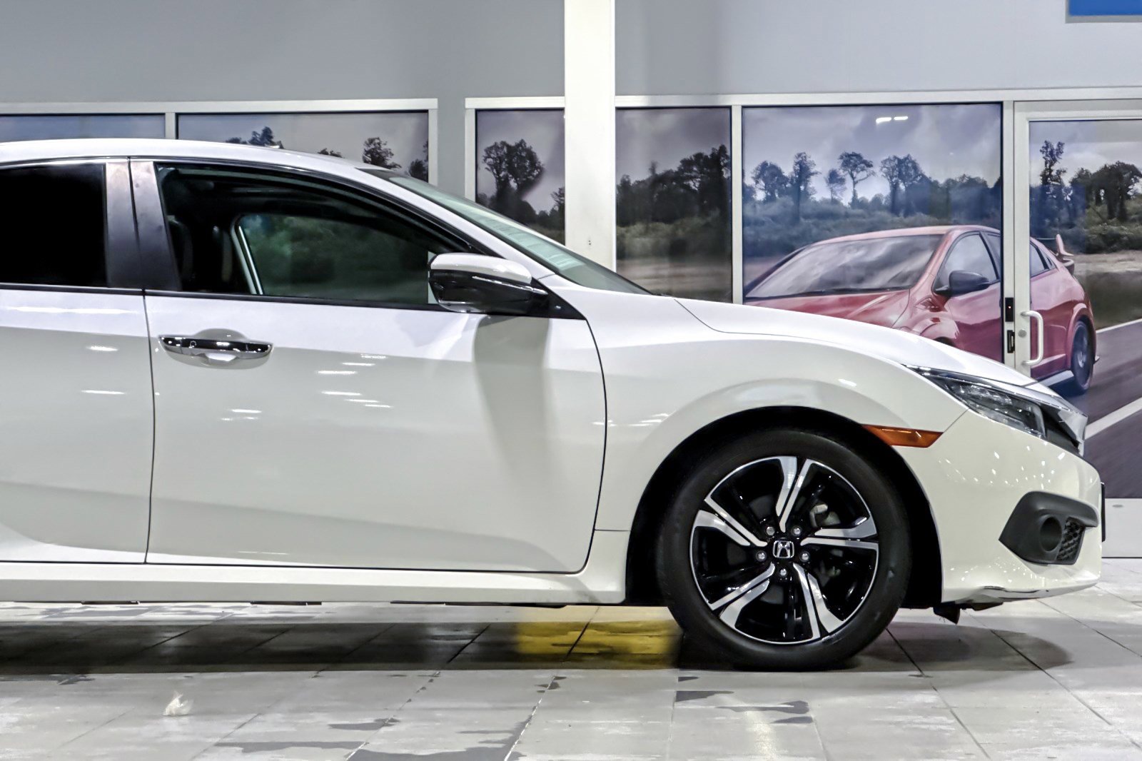 Used 2018 Honda Civic Touring image 34