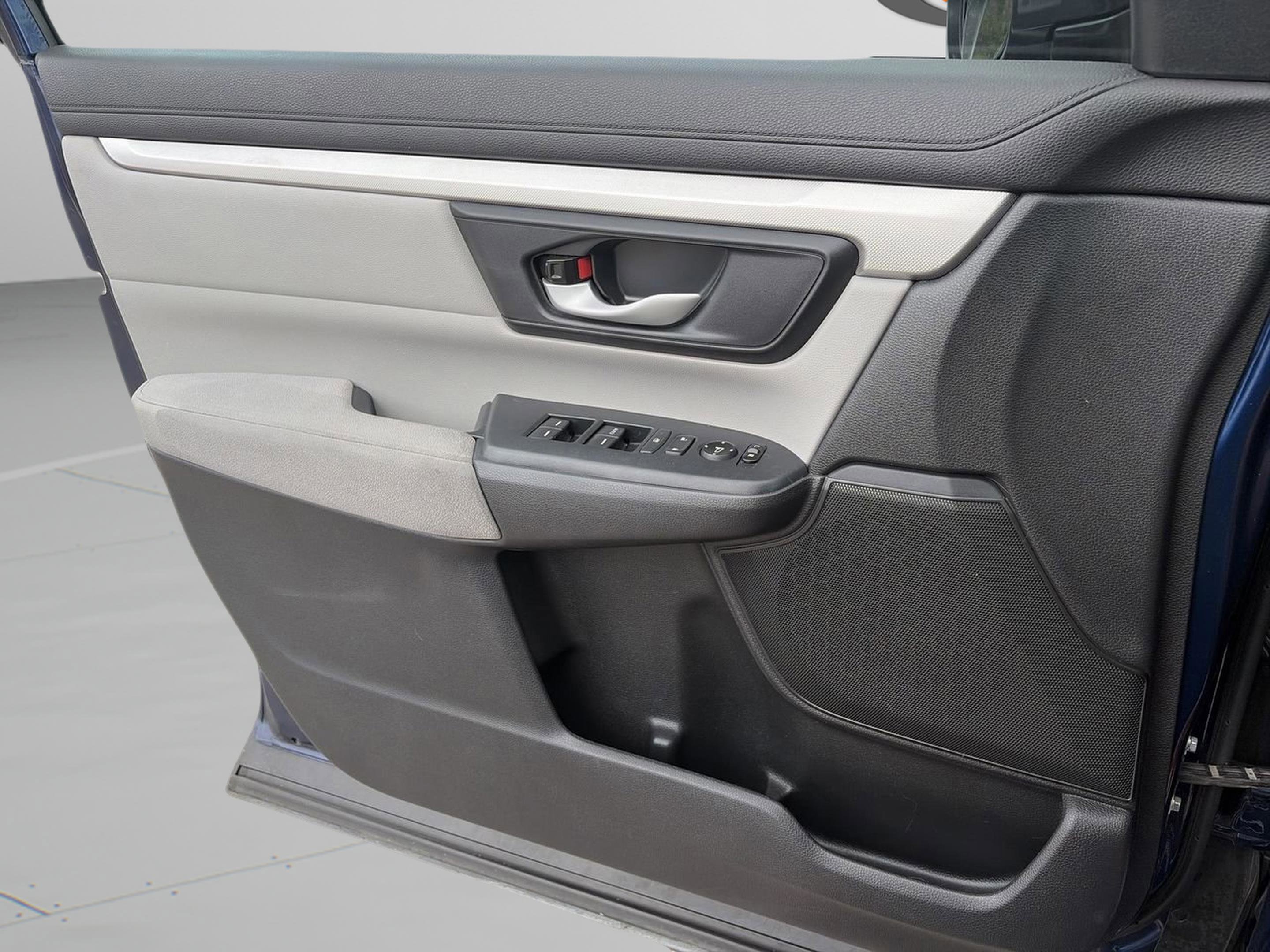 Used 2017 Honda CR-V LX image 16