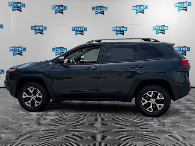 Used 2016 Jeep Cherokee Trailhawk w/ Comfort/Convenience Group AWD/4WD image 2