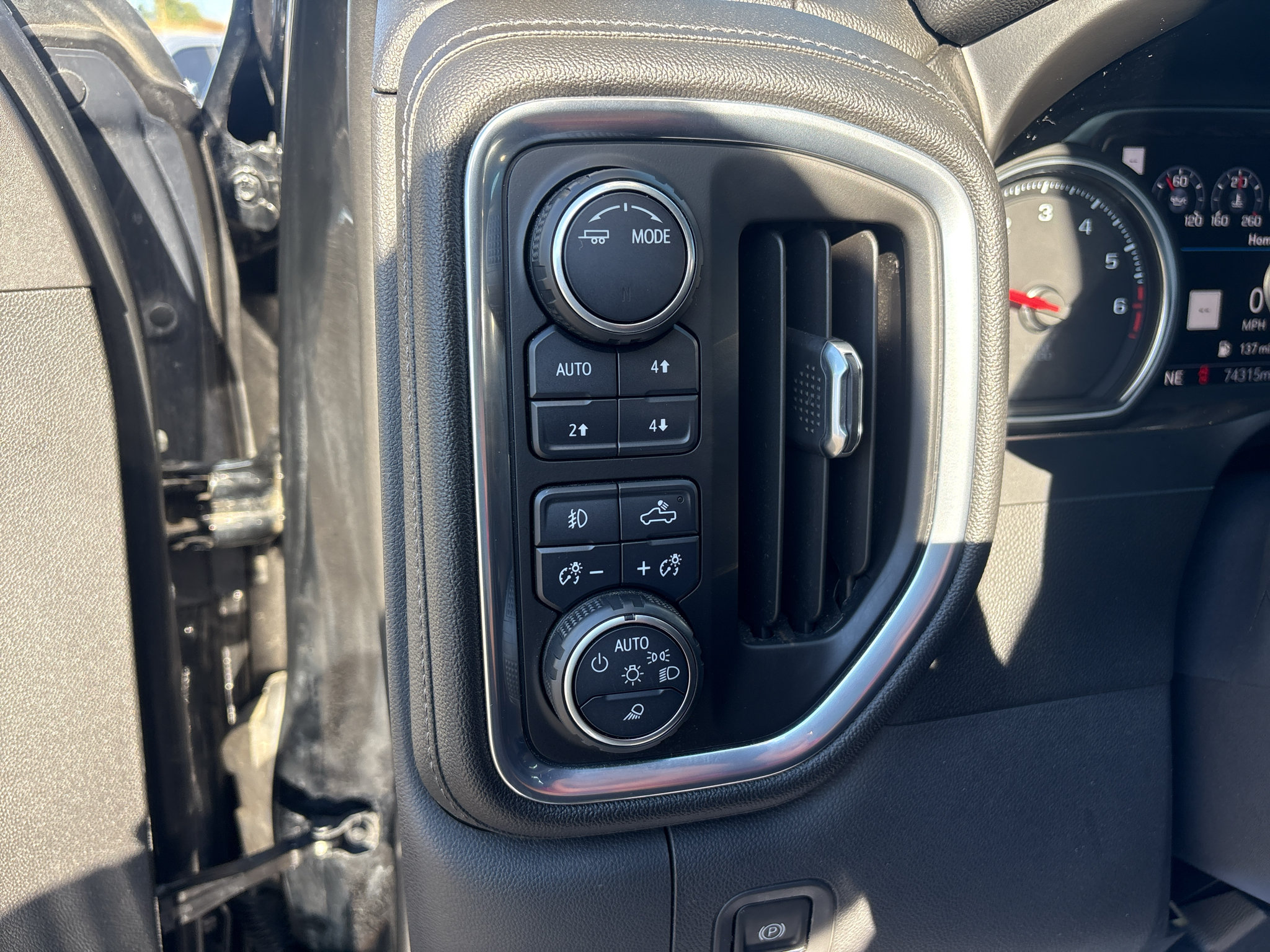 Used 2021 Chevrolet Silverado 1500 High Country AWD/4WD image 14