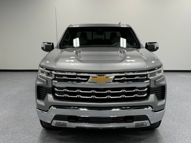Used 2025 Chevrolet Silverado 1500 LTZ w/ LTZ Premium Package AWD/4WD image 3