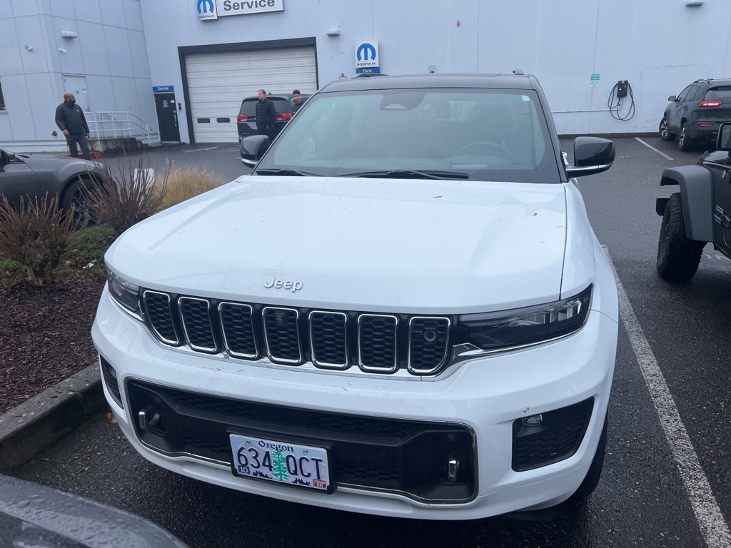 Used 2024 Jeep Grand Cherokee L Overland w/ Advanced Protech Group III image 2