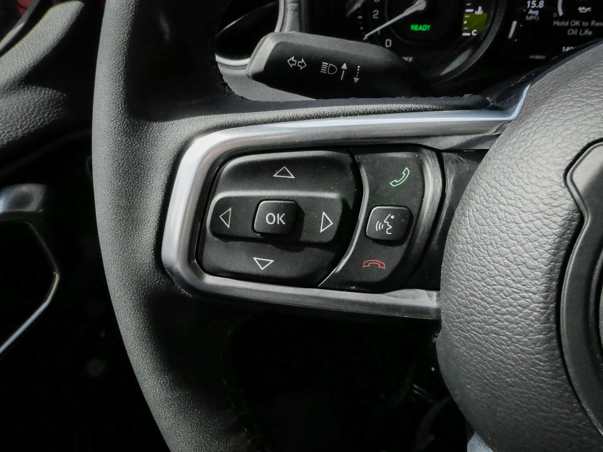 Used 2025 Jeep Wrangler Sahara image 19