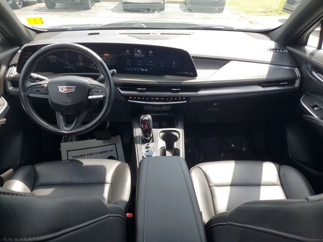 Used 2024 Cadillac XT4 Premium Luxury image 16