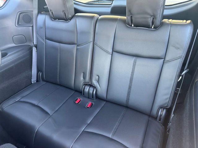 Used 2019 Nissan Pathfinder Platinum FWD image 11