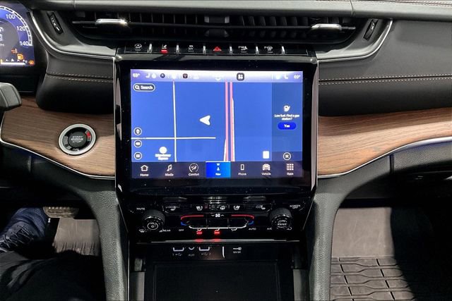 Used 2023 Jeep Grand Cherokee Summit w/ Luxury Tech Group V image 15