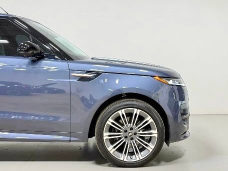 Used 2025 Land Rover Range Rover Sport Dynamic SE AWD/4WD image 12