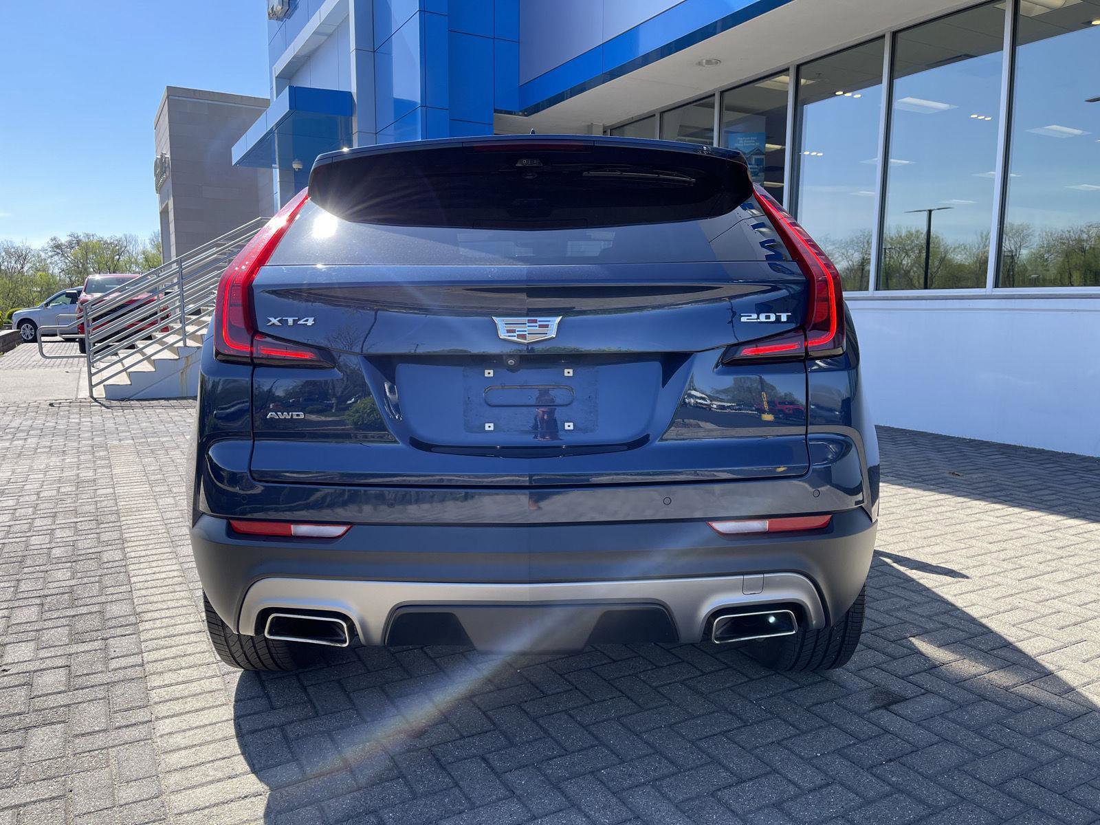 Used 2019 Cadillac XT4 Premium Luxury w/ Enhanced Visibility Package AWD/4WD image 4
