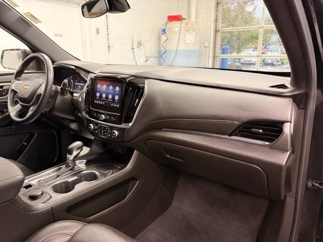 Used 2023 Chevrolet Traverse LT w/ LPO, Floor Liner Package FWD image 21