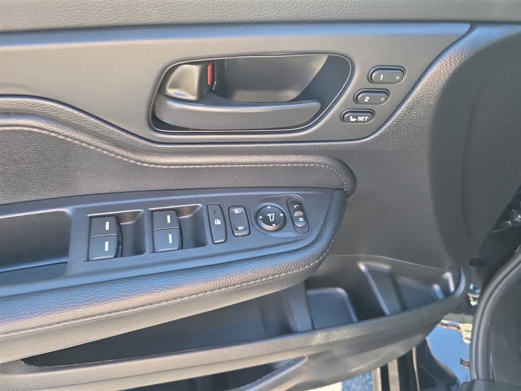 Certified 2025 Honda Odyssey Sport-L image 17