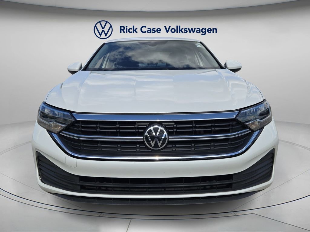 Used 2023 Volkswagen Jetta SE image 5
