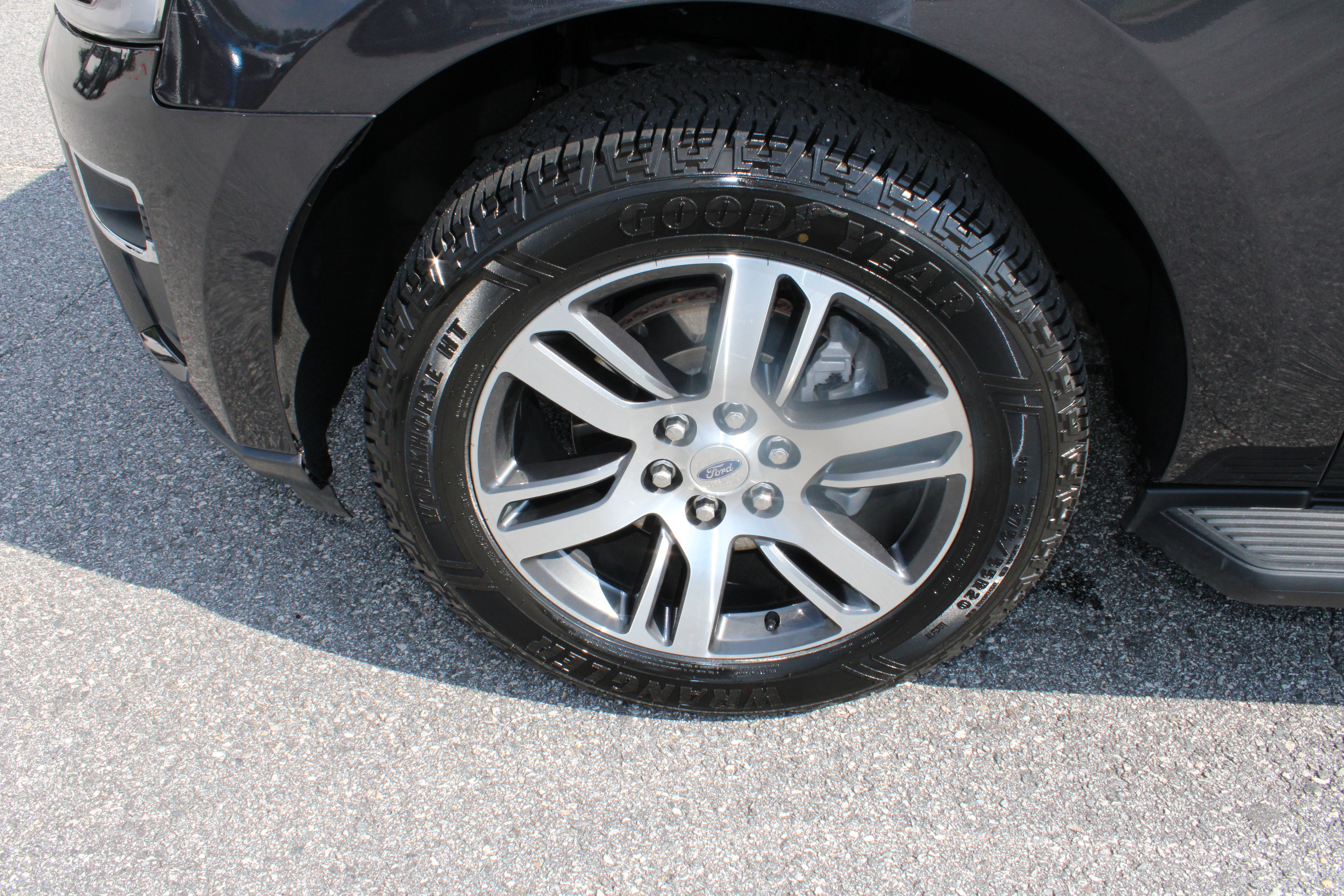 Used 2024 Ford Expedition Limited RWD image 10