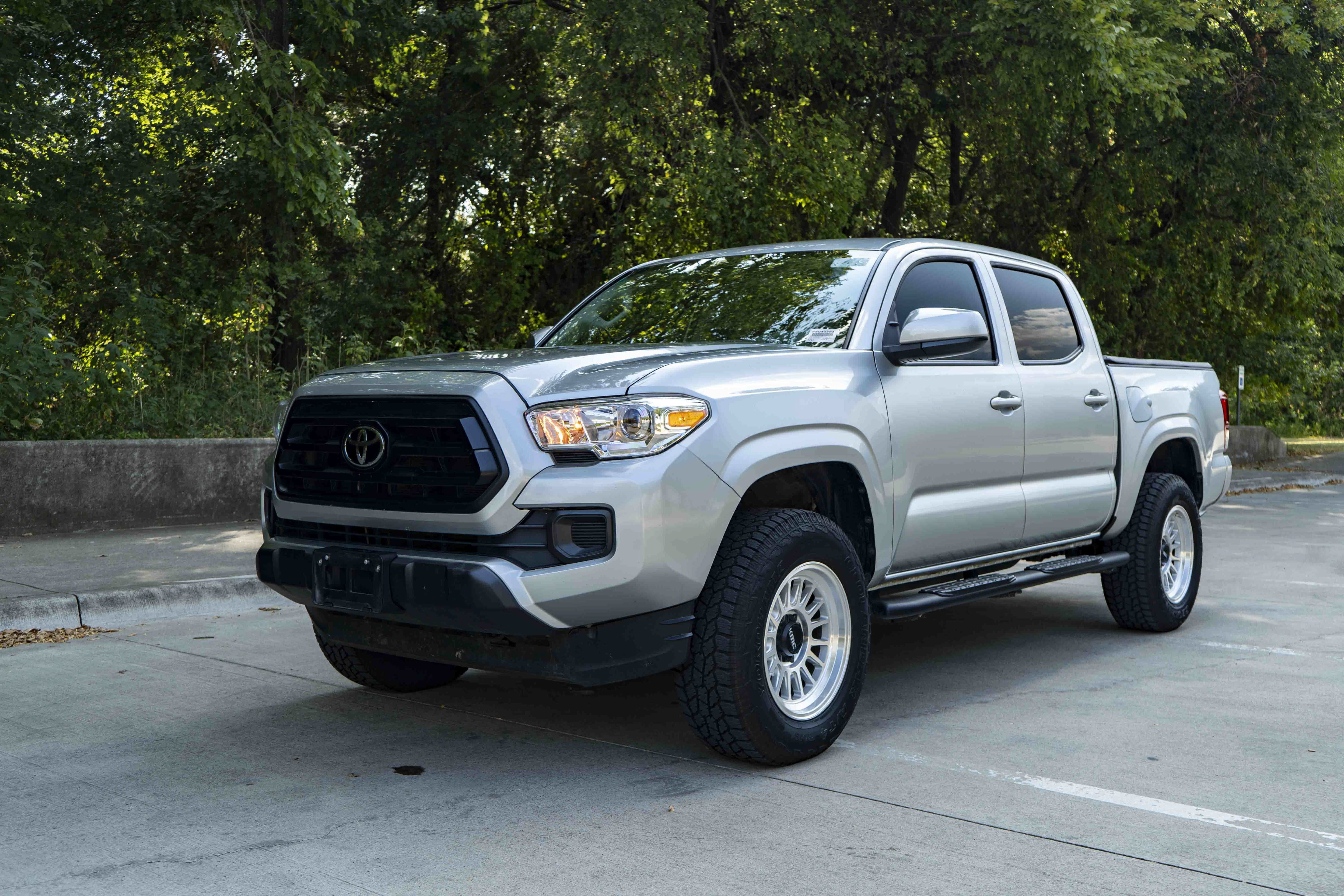 Used 2023 Toyota Tacoma SR AWD/4WD image 5