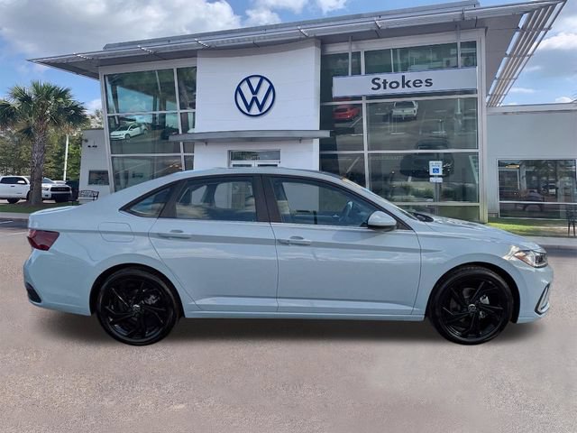 New 2027 Volkswagen Jetta SE FWD image 3