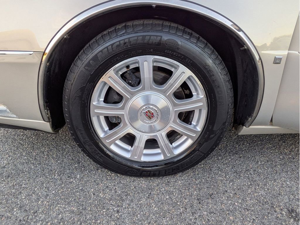 Used 2008 Cadillac DTS w/1SA image 26