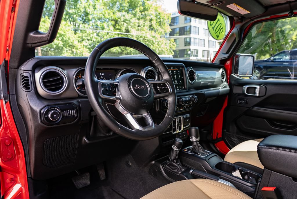 Used 2018 Jeep Wrangler Unlimited Sahara AWD/4WD image 23