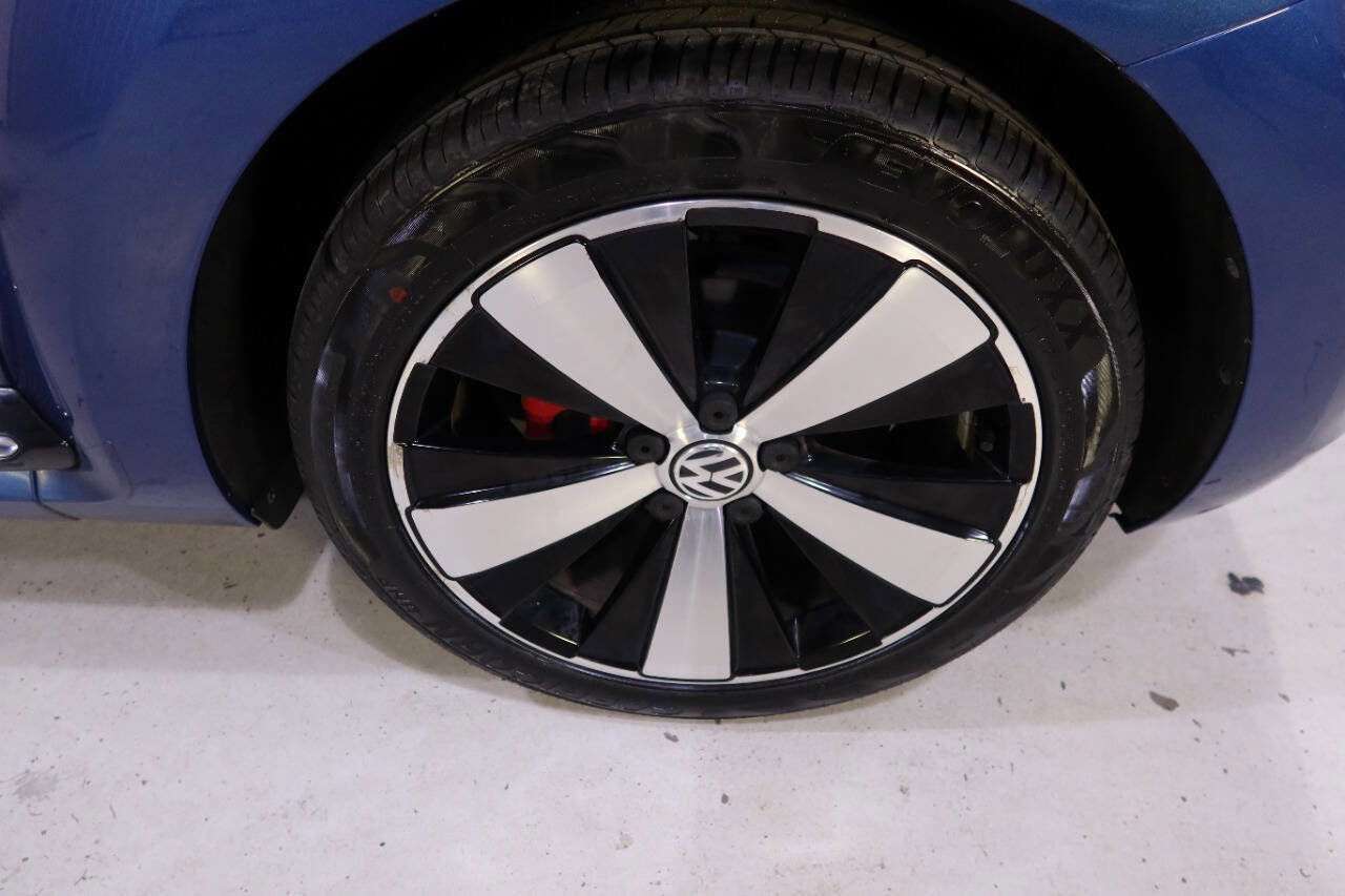 Used 2013 Volkswagen Beetle 2.0T image 29
