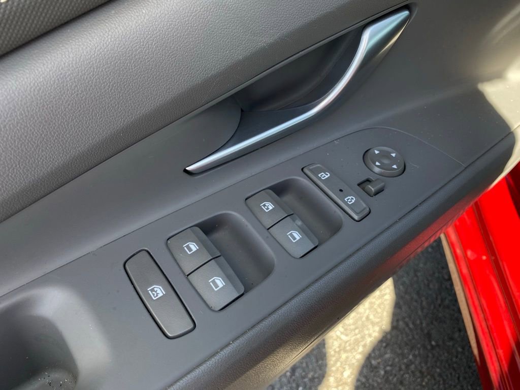 Used 2023 Hyundai Elantra SEL w/ Convenience Package image 11