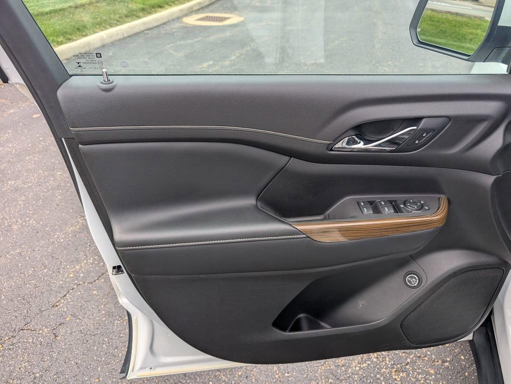 Used 2020 GMC Acadia SLE w/ Driver Convenience Package FWD image 14