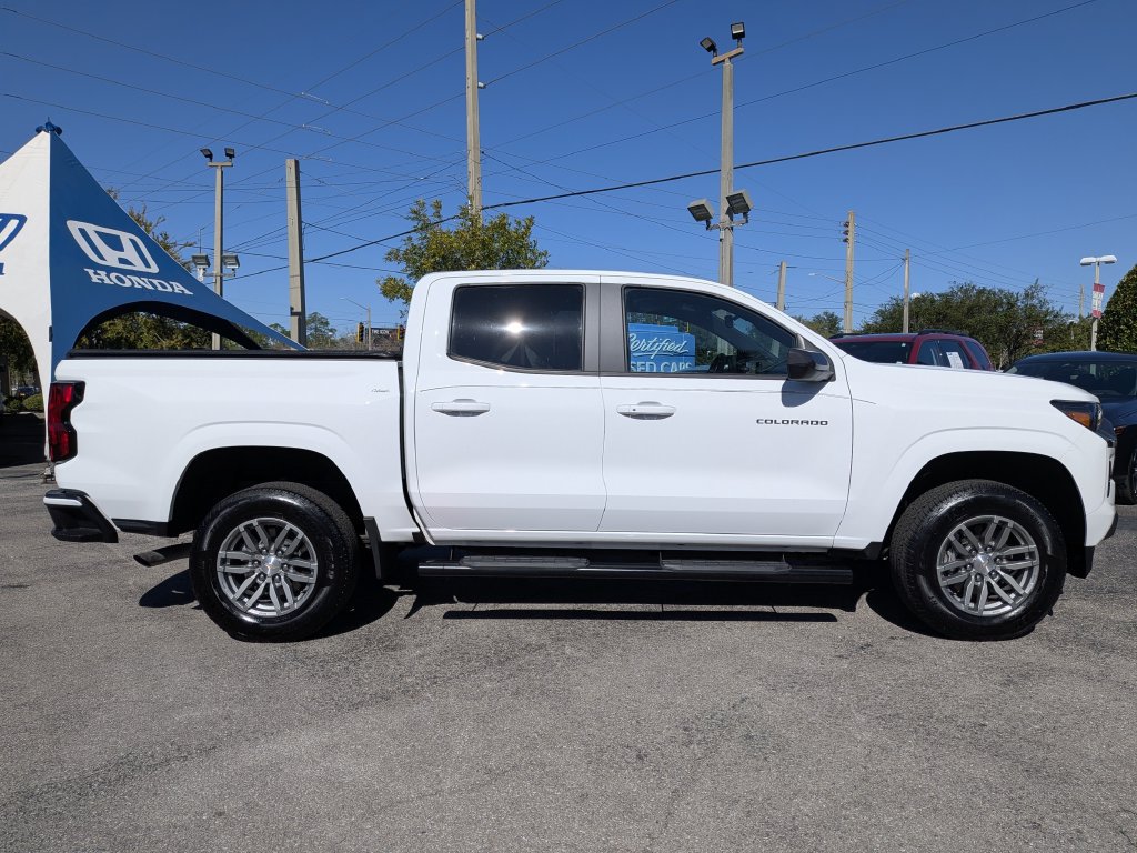 Used 2023 Chevrolet Colorado LT RWD image 3