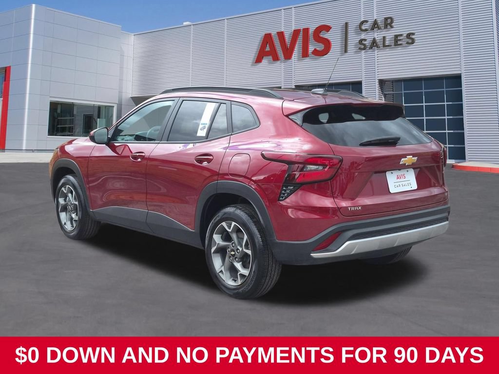 Used 2025 Chevrolet Trax LT w/ LT Convenience Package FWD image 9