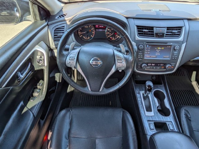 Used 2016 Nissan Altima 3.5 SL w/ 3.5 Technology Package FWD image 16