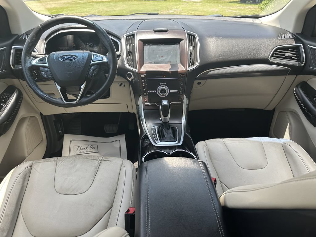 Used 2017 Ford Edge Titanium w/ Technology Package FWD image 7