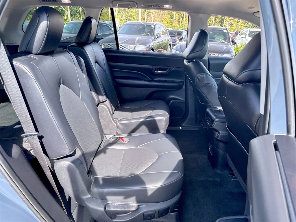 Used 2024 Toyota Grand Highlander XLE image 31