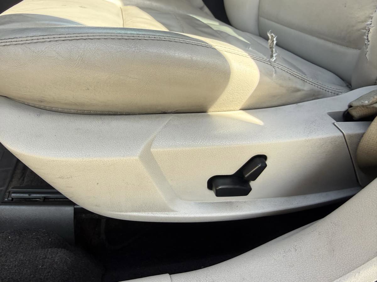 Used 2005 Dodge Magnum SE RWD image 11