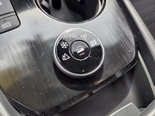 Used 2025 Nissan Rogue SV AWD/4WD image 25