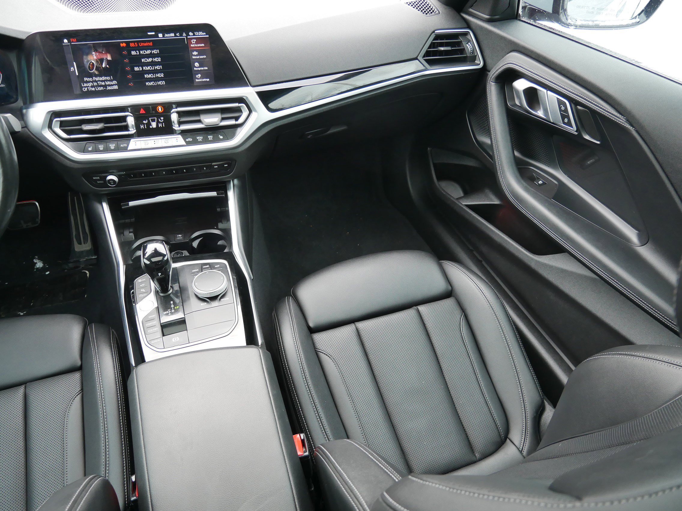 Used 2022 BMW 230i Coupe w/ Premium Package image 11