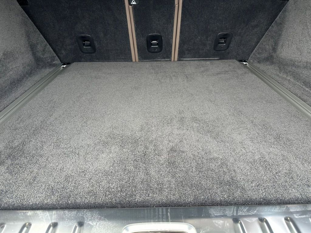 New 2026 Aston Martin DBX 707 image 28