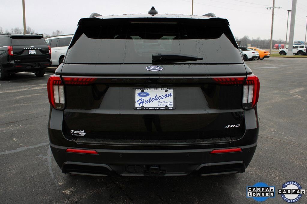 Used 2025 Ford Explorer ST-Line image 9