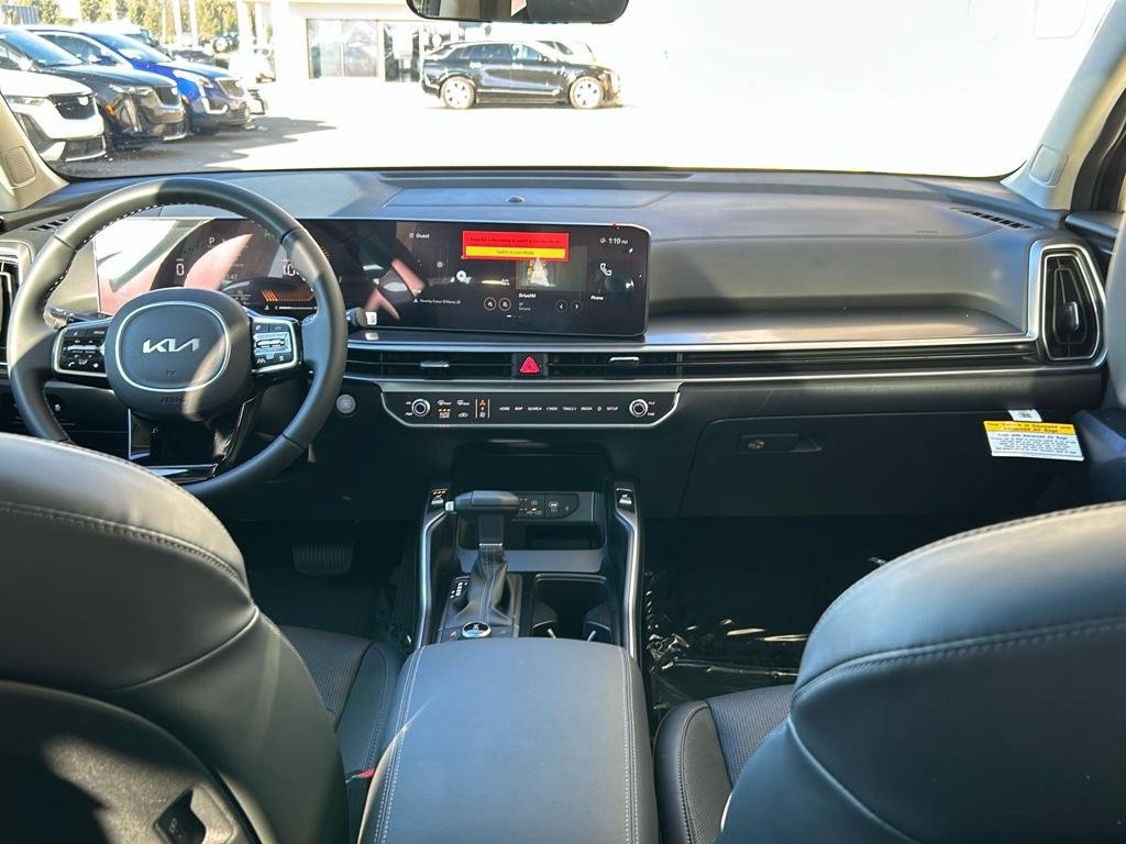 Certified 2025 Kia Sorento S w/ Panoramic Sunroof Package AWD/4WD image 21