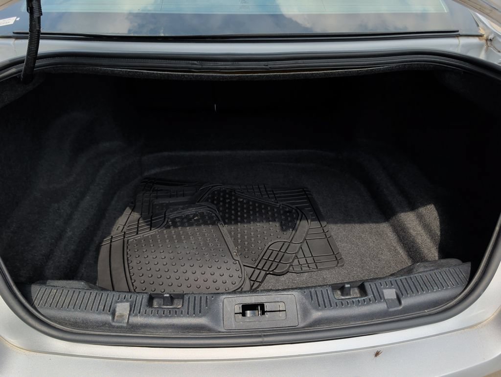 Used 2018 Ford Taurus Limited FWD image 22