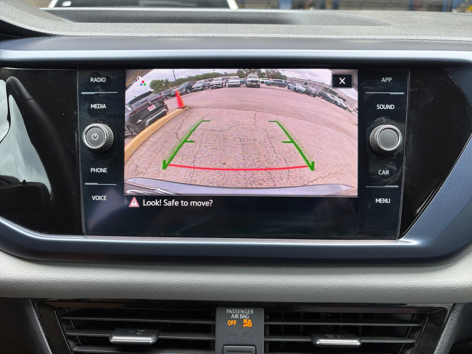 Used 2022 Volkswagen Taos SE FWD image 14