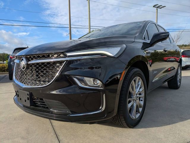 Used 2023 Buick Enclave Avenir image 8