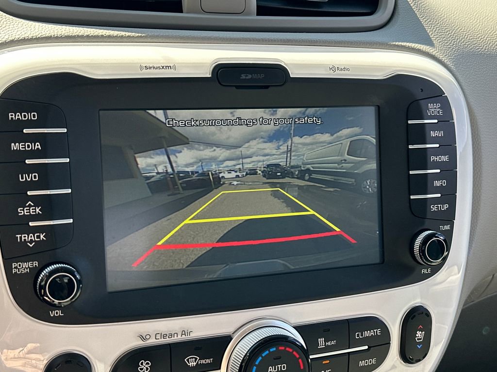 Used 2018 Kia Soul EV + image 17