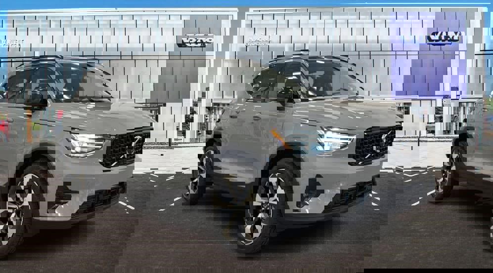 Used 2026 Volvo XC40 B5 Plus w/ Protection Package Premier image 1